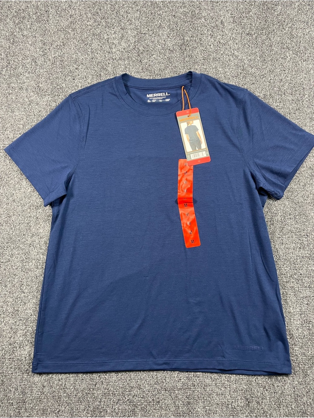 Merrell Women’s size M Navy Short Sleeve Performance Tee. New with Tags 0038